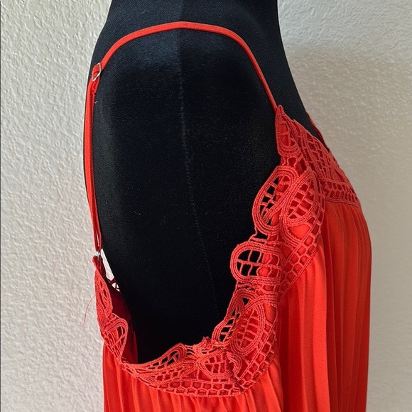 Gianni Bini Bright Red Floral Pleated Lace Trim Cami Dress 0082 - Picture 5 of 10
